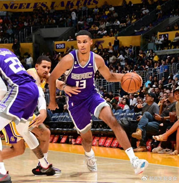 开云app-库里新秀赛季命中166记3分 东契奇168记 爱德华兹171记 前三有谁|斯蒂芬·库里|投篮|首轮|NBA|萨克拉门托国王队_新浪体育_新浪新闻